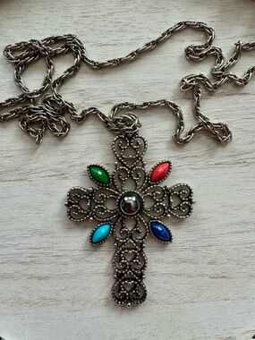 Vtg 70s Avon Romanesque Cross Pendant on 24” Chain